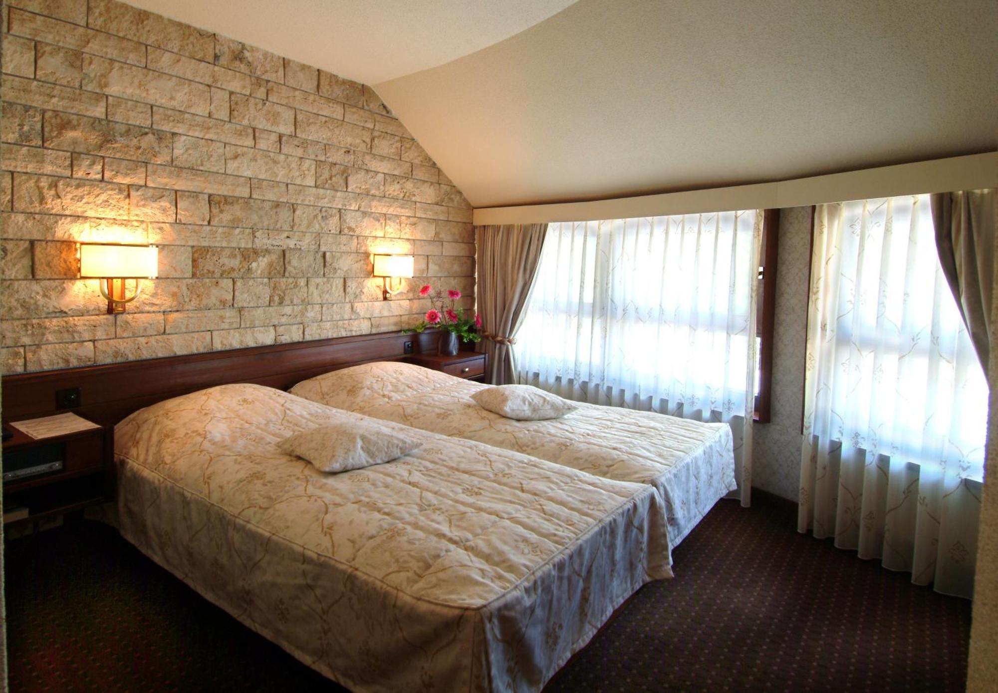 Hotel Restaurant La Porte D'Octodure Martigny Kültér fotó