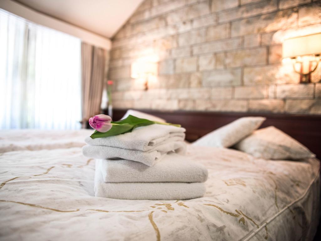 Hotel Restaurant La Porte D'Octodure Martigny Kültér fotó